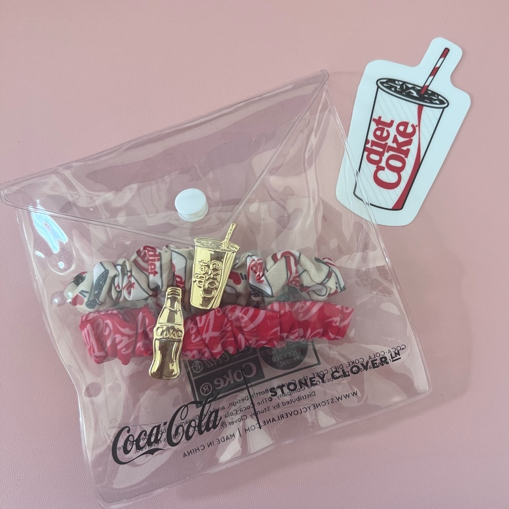 ❤️Stoney Clover Lane Coca-Cola Charm Scrunchi Set❤️